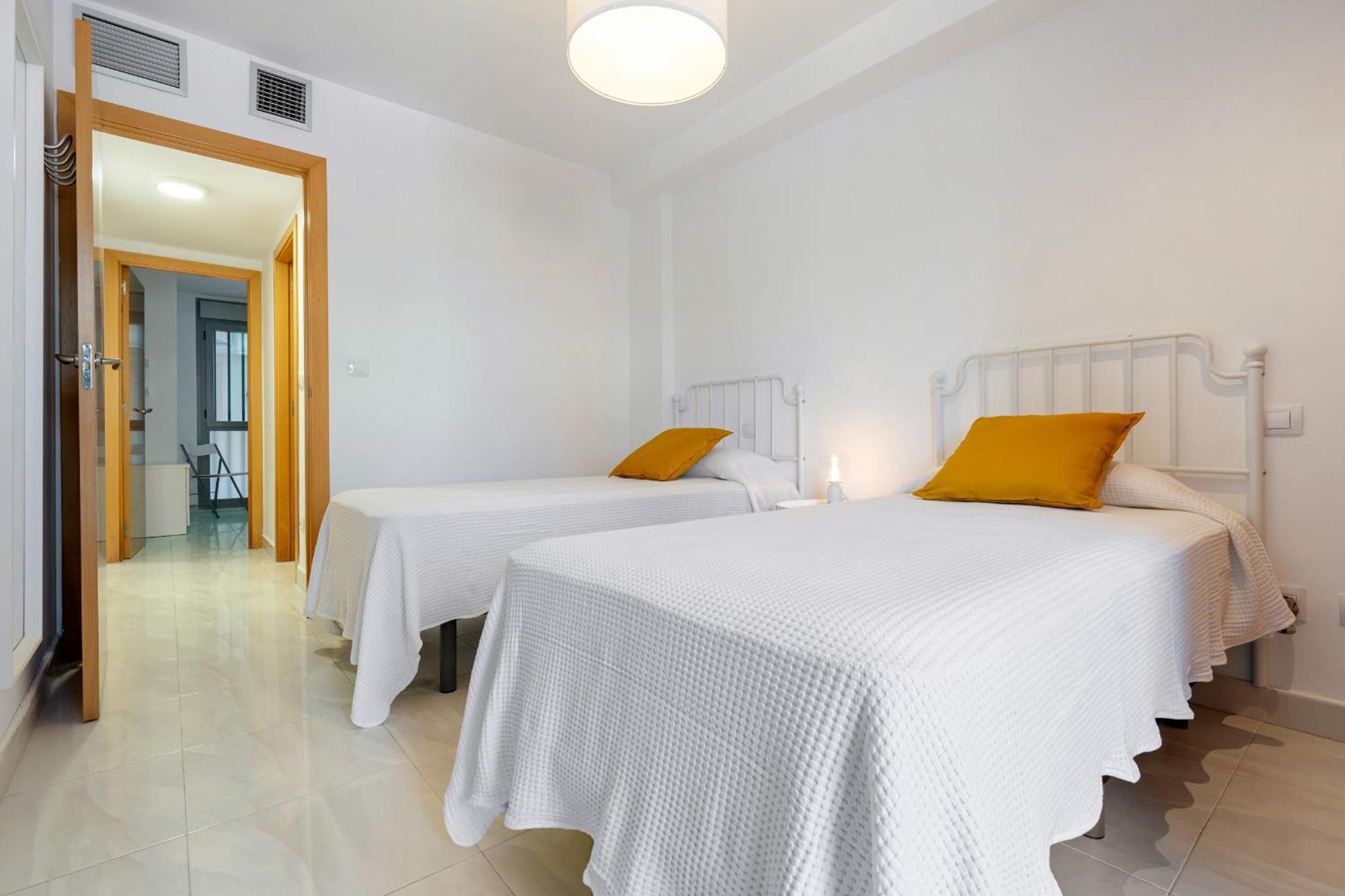 Hauzify I Apartament Mestral Cambrils Kültér fotó