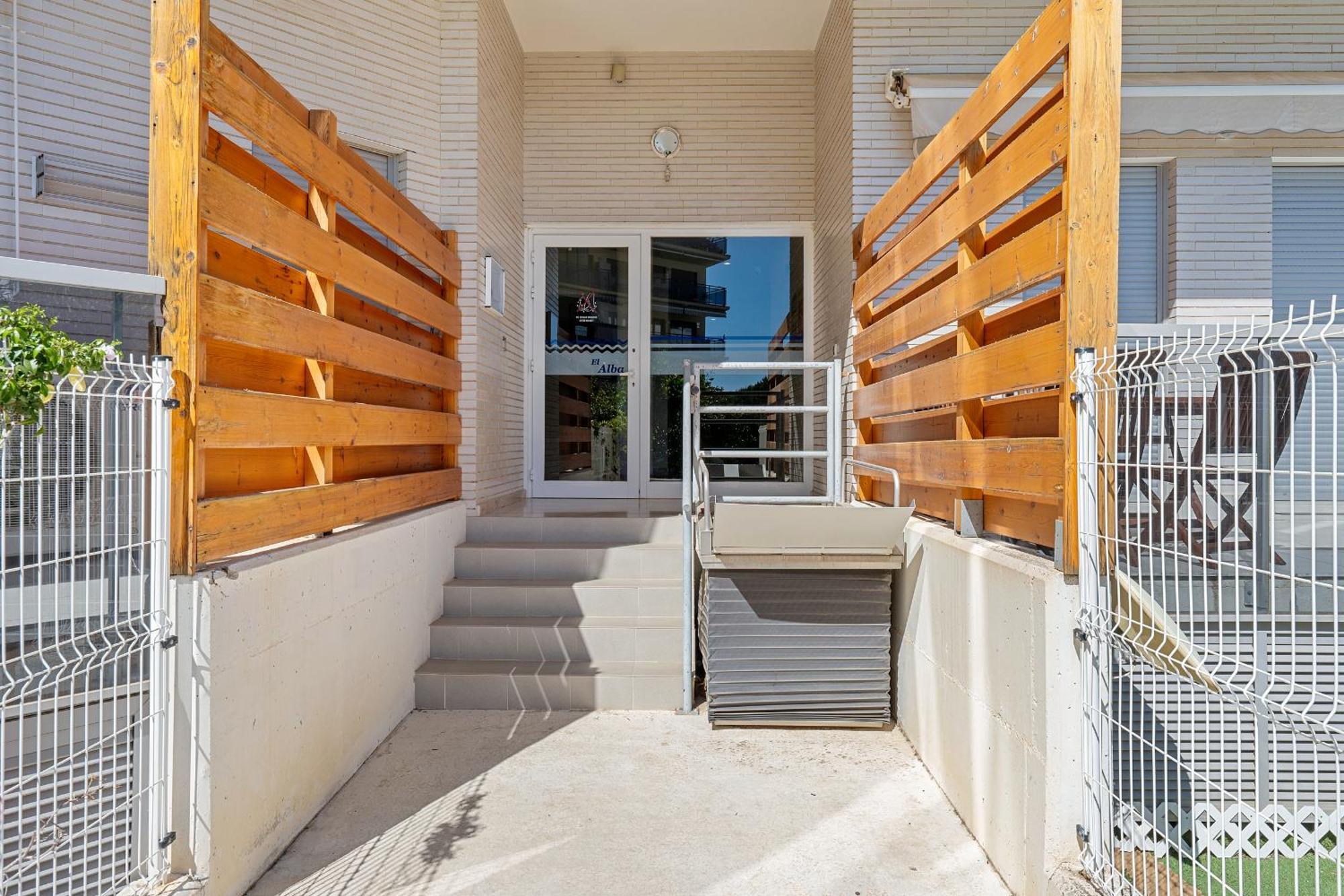 Hauzify I Apartament Mestral Cambrils Kültér fotó
