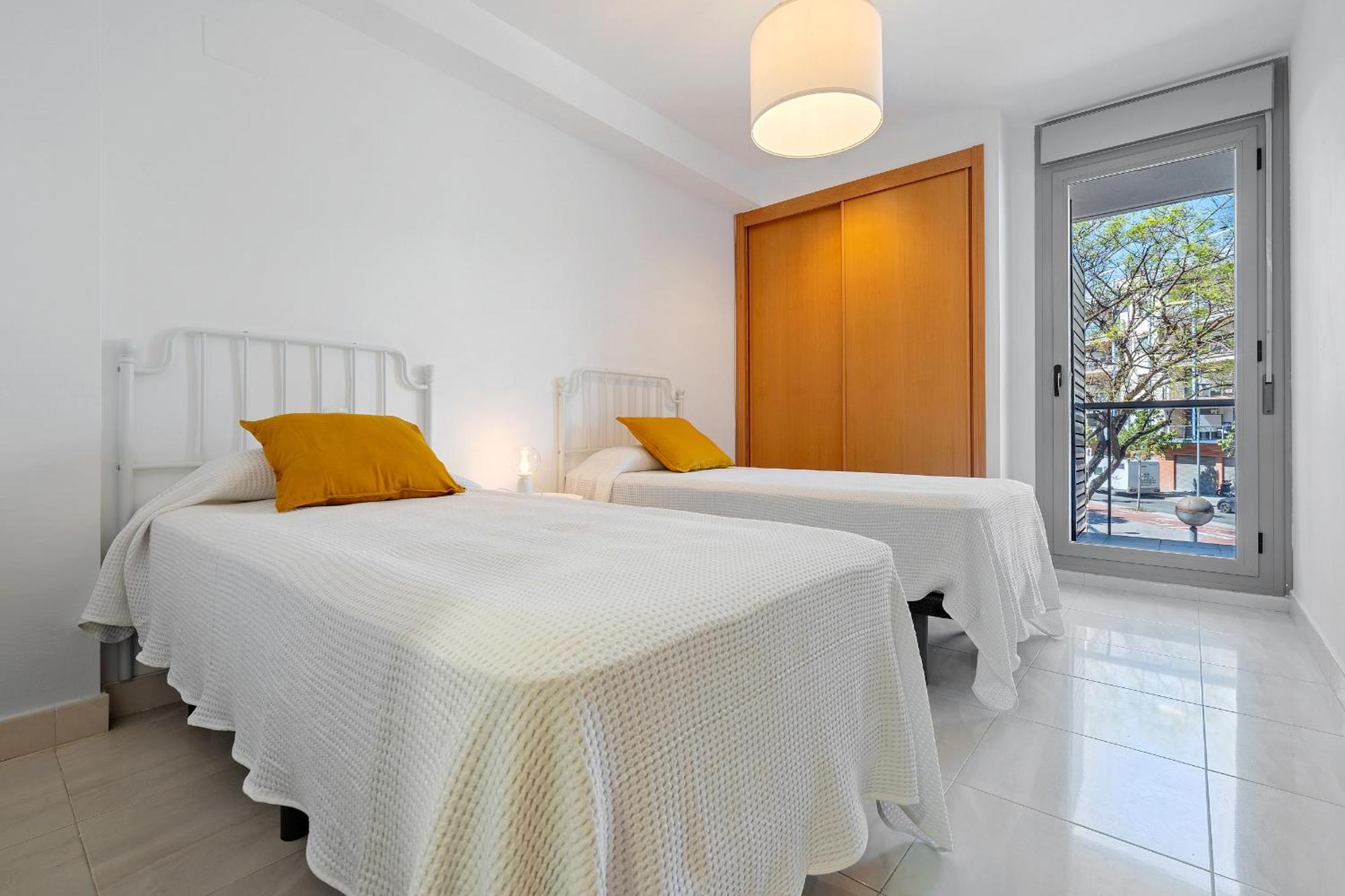 Hauzify I Apartament Mestral Cambrils Kültér fotó