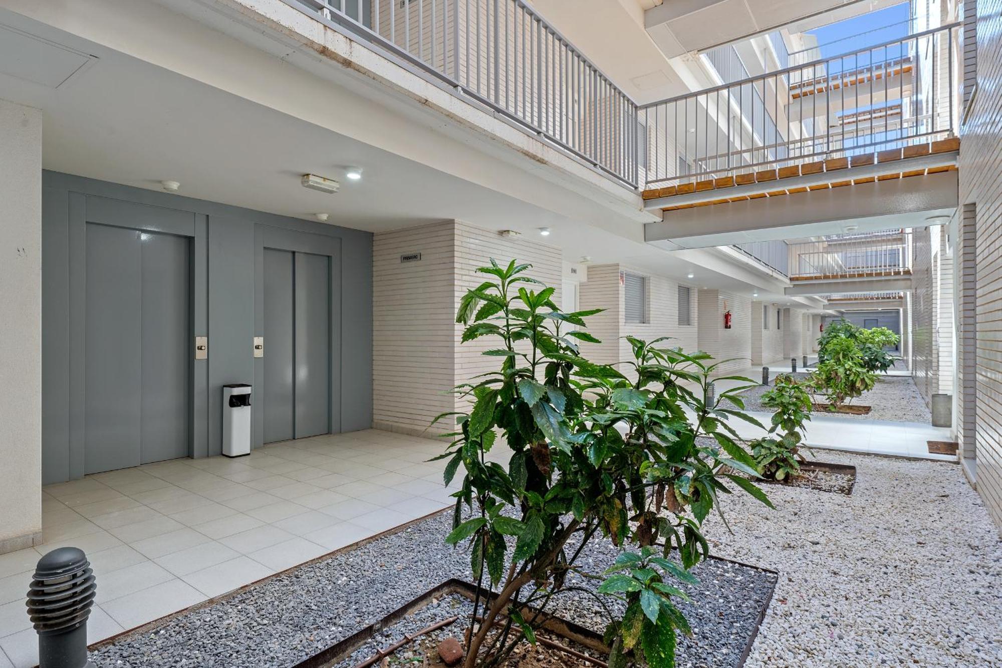 Hauzify I Apartament Mestral Cambrils Kültér fotó